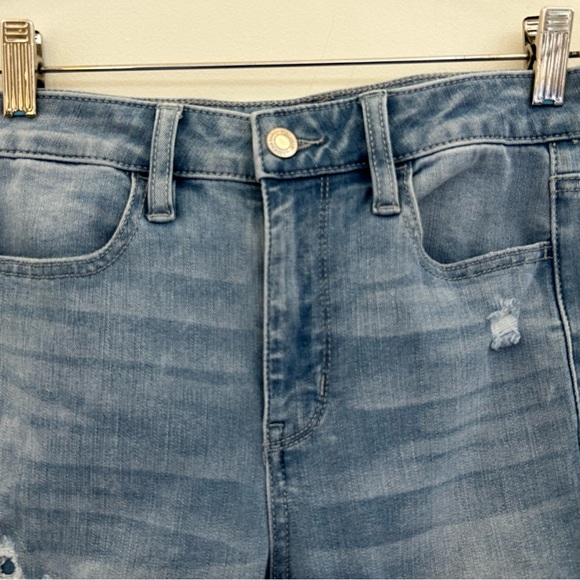 American Eagle Super Hi-Rise Jegging - Light Blue Distressed - Size:2 EUC - Picture 3 of 9